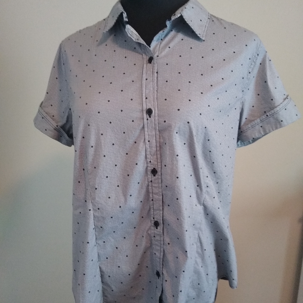 Liz Claiborne career wear L top short sleeve